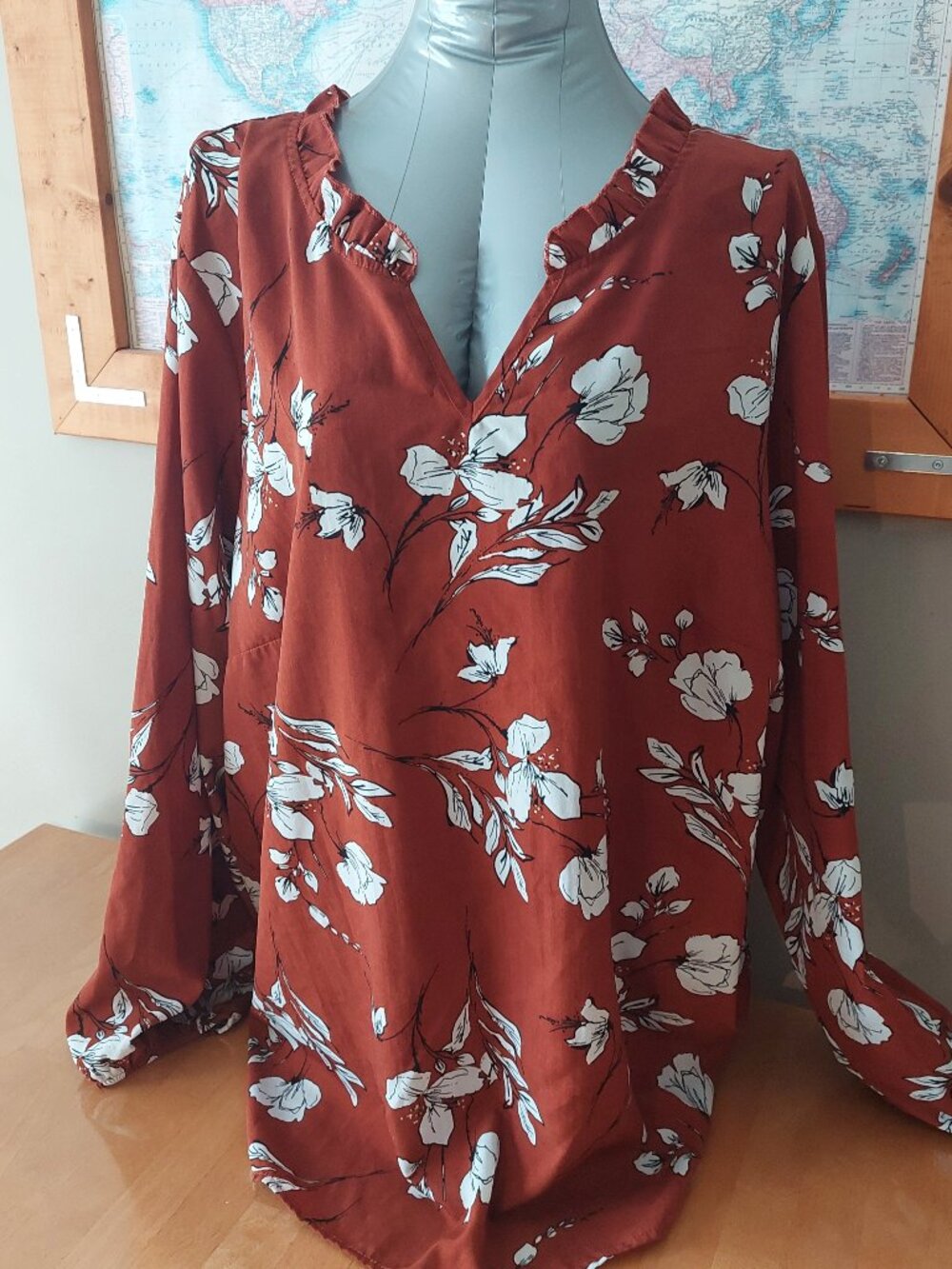 BloomChic Plus Size Floral long sleeve blouse ruffle open v neckline size US26